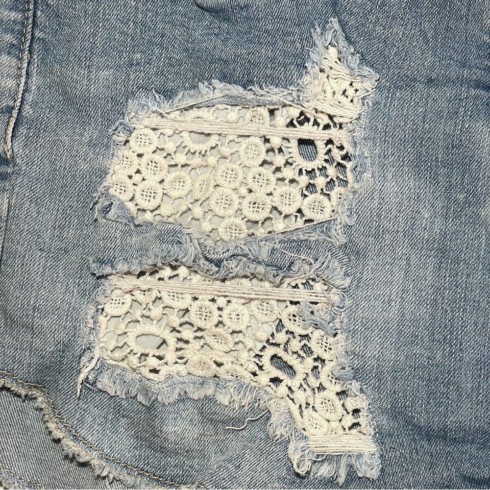 Mossimo Denim Lace Patch Women Shorts - Picture 3 of 9
